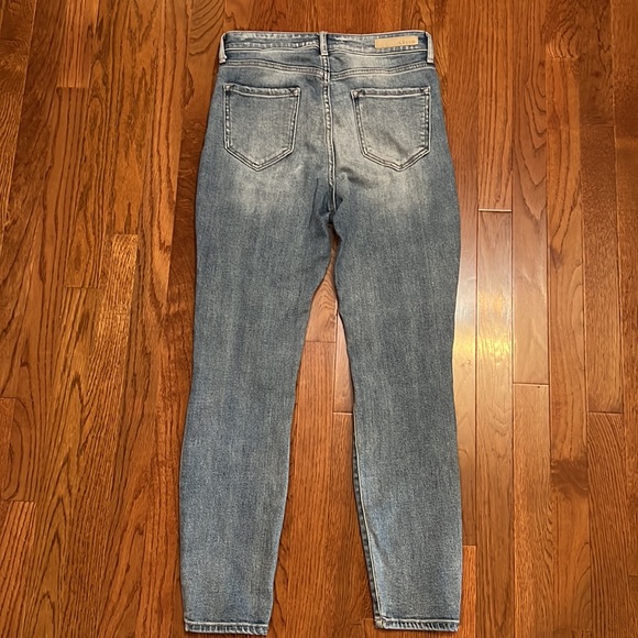 Cello Size 9 High Rise Straight distressed Jeans - Picture 4 of 7